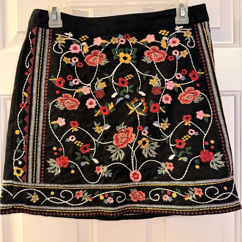 Floral Embroidered Mini Skirt in Black